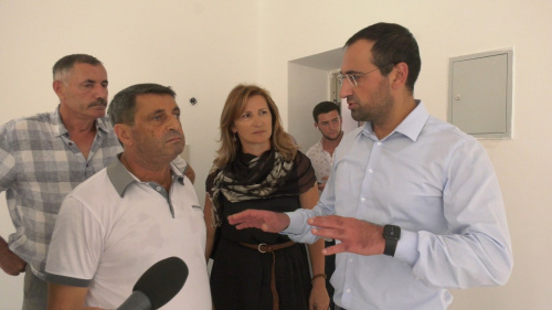 Рустамбек Пирмагомедов проинспектировал школу №11 после капитального ремонта